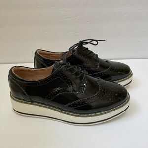 DADAWEN PLATFORM WING TIP OXFORDS IN BLACK PATENT